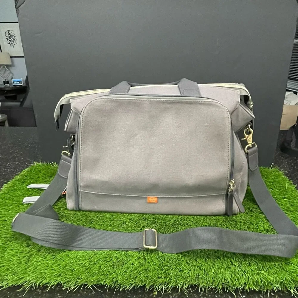 Pacapod Croyde Travel Baby Bag. Grey.